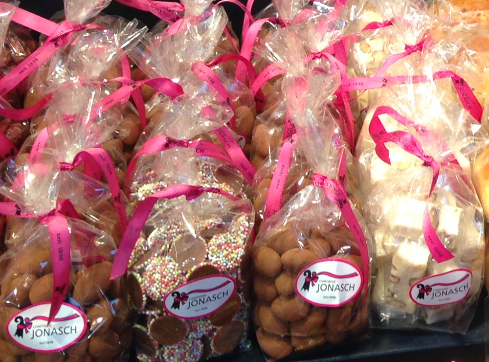 Weihnachtsmarkt Basel Barfüsserplatz Confiserie Jonasch